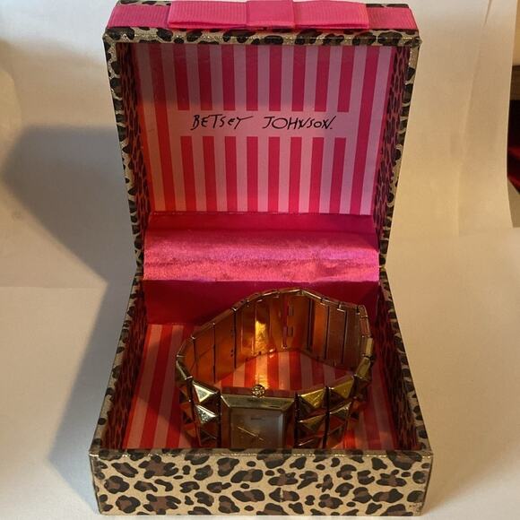Betsey Johnson Gold Pyramid Stud Watch w/ Original Leopard Box – Needs Battery - Picture 9 of 11